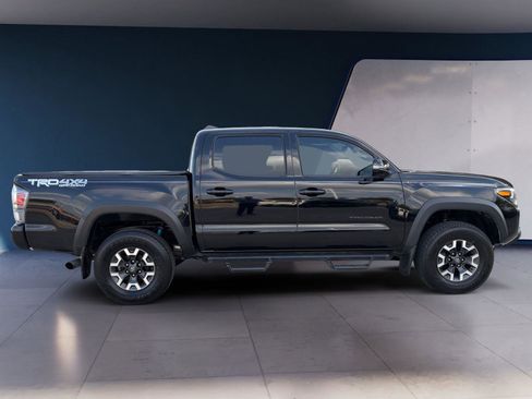 Used 2023 Toyota Tacoma TRD Off-Road w/ Technology Package image 6