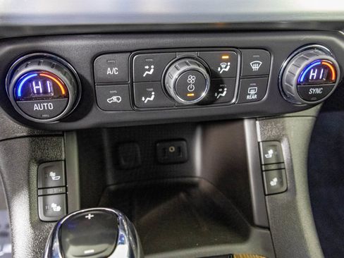 Used 2017 GMC Acadia SLE image 26