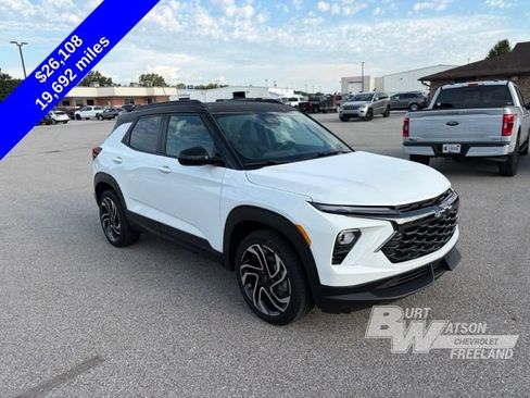 Used 2024 Chevrolet TrailBlazer RS w/ Convenience Package AWD/4WD image 8