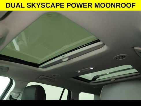 Used 2023 GMC Acadia SLT w/ Elevation Edition image 3