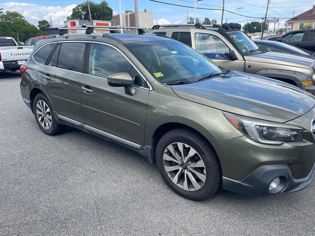Used 2019 Subaru Outback 2.5i Touring AWD/4WD image 3