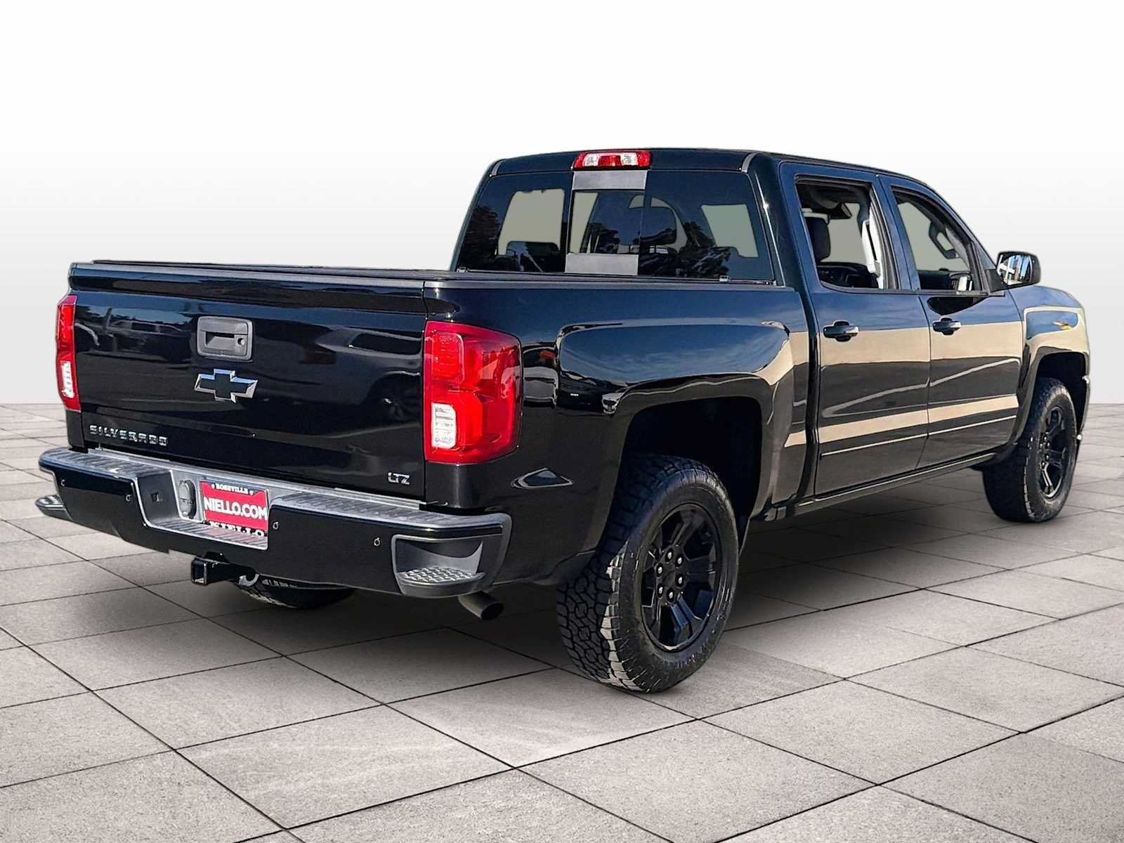 Used 2018 Chevrolet Silverado 1500 LTZ Z71 w/ LTZ Plus Package AWD/4WD image 16