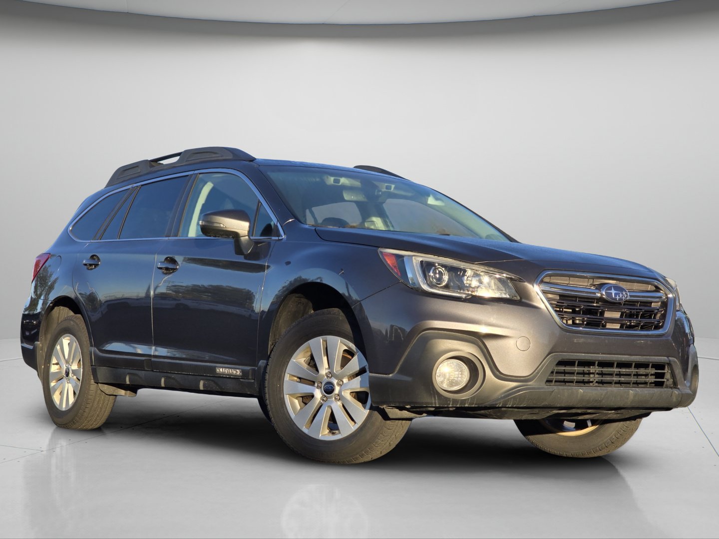 Used 2018 Subaru Outback 2.5i Premium AWD/4WD image 2