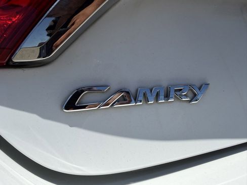 Used 2017 Toyota Camry SE FWD image 23