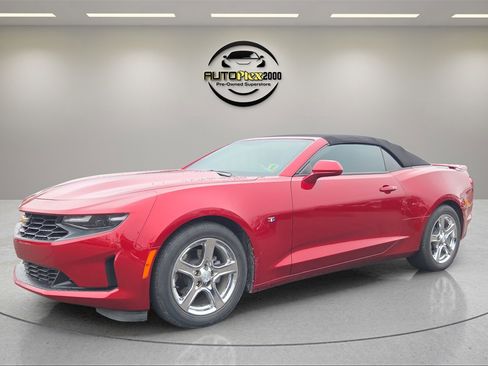 Used 2024 Chevrolet Camaro LT w/ Technology Package image 3