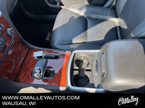 Used 2013 Chrysler 300 AWD w/ Driver Convenience Group image 9