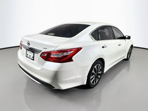Used 2016 Nissan Altima 2.5 SV FWD image 4