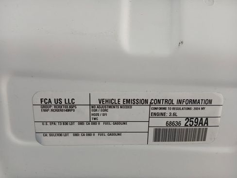 Used 2024 Chrysler Pacifica Touring-L FWD image 35
