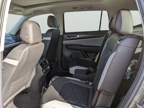 New 2026 Volkswagen Atlas Peak Edition AWD/4WD image 16