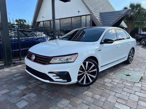 Used 2018 Volkswagen Passat GT image 1
