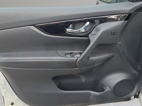 Used 2022 Nissan Rogue Sport SL w/ Premium Package image 9