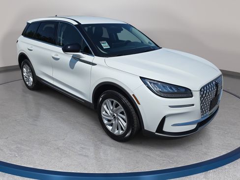 Certified 2024 Lincoln Corsair AWD image 3