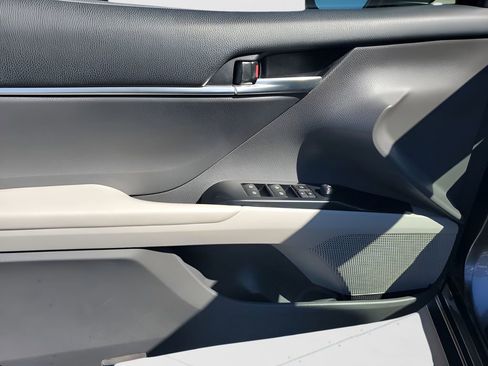 Used 2019 Toyota Camry LE image 39
