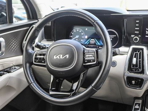 Used 2023 Kia Sorento SX image 16