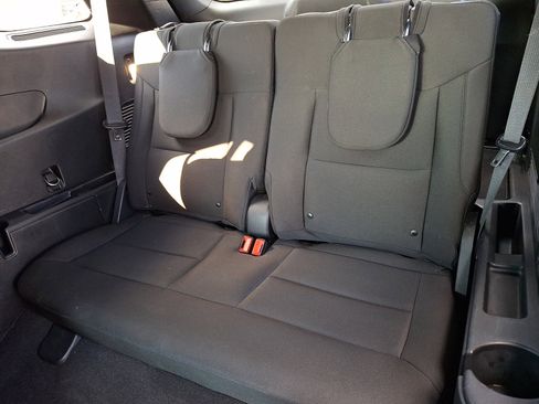 Used 2020 Ford Explorer XLT image 11