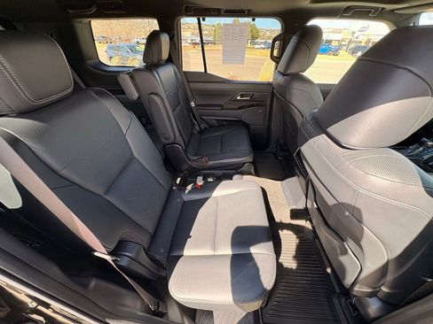 Used 2024 Lexus GX 550 w/ Accessory Package (2T) image 34