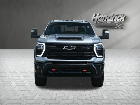 Used 2025 Chevrolet Silverado 2500 LTZ w/ LTZ Plus Package AWD/4WD image 3
