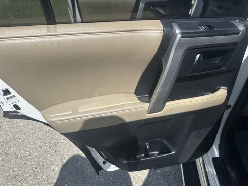 Used 2012 Toyota 4Runner SR5 image 14