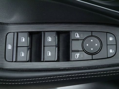 Used 2021 Nissan Rogue SV w/ Premium Package image 21