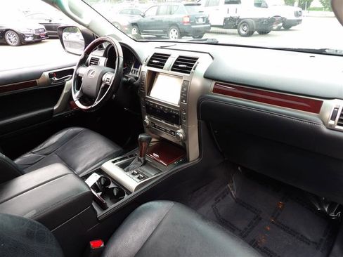 Used 2016 Lexus GX 460 image 18