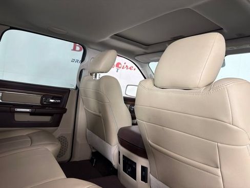Used 2018 RAM 1500 Laramie w/ Convenience Group AWD/4WD image 19