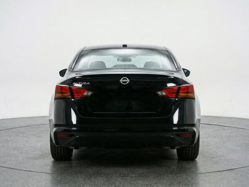 Used 2025 Nissan Altima 2.5 SV FWD image 7