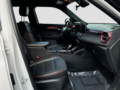 Used 2025 Chevrolet TrailBlazer RS image 27