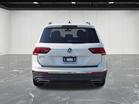 Used 2020 Volkswagen Tiguan SE w/ Panoramic Sunroof Package FWD image 4