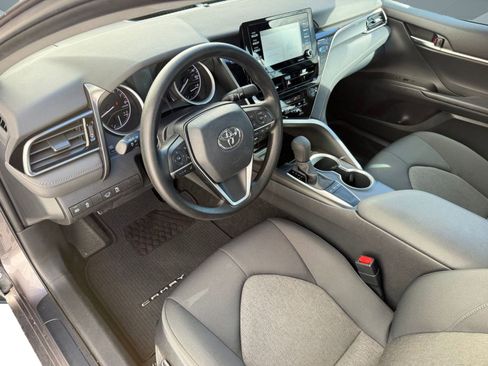Used 2022 Toyota Camry LE image 4