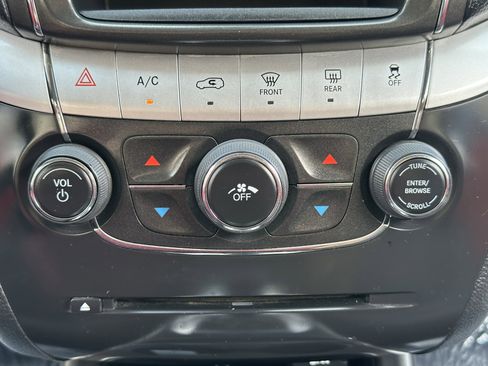 Used 2020 Dodge Journey SE w/ SE Popular Equipment Group image 23