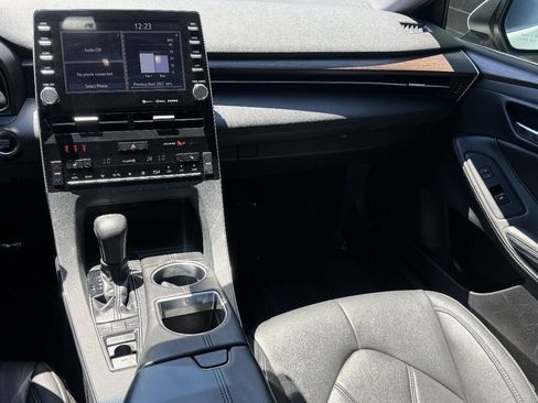 Used 2019 Toyota Avalon XLE w/ Carpet Mat Package FWD image 7