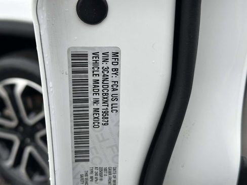 Used 2022 Jeep Compass Limited image 16