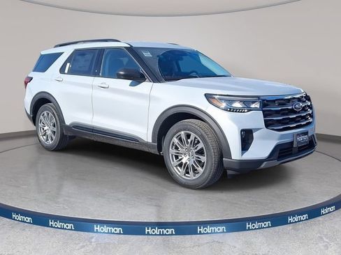 Used 2026 Ford Explorer Active w/ Active Comfort Package AWD/4WD image 2
