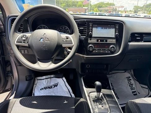 Used 2019 Mitsubishi Outlander ES FWD image 21