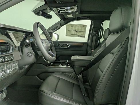 New 2026 GMC Yukon XL Denali w/ Denali Reserve Package image 16