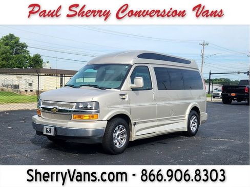 Used 2020 Chevrolet Express 2500 w/ Enhanced Convenience Package RWD image 1