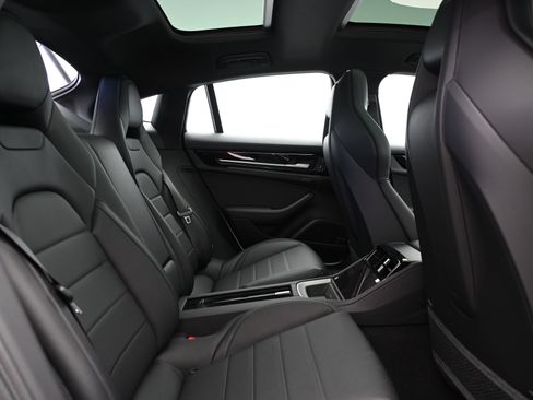 Used 2024 Porsche Panamera 4 image 24