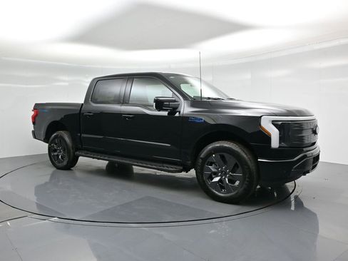 New 2025 Ford F150 Lightning Lariat image 25