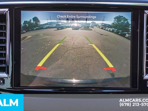 Used 2023 Chrysler Pacifica Touring-L FWD image 43