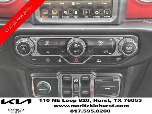 Used 2022 Jeep Wrangler Unlimited Rubicon AWD/4WD image 21