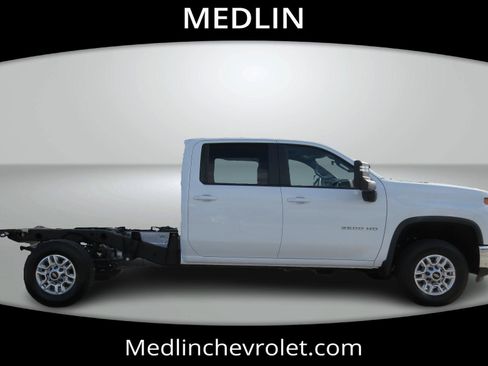 Used 2025 Chevrolet Silverado 2500 LT w/ Convenience Package image 7