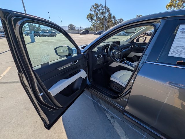 Certified 2025 MAZDA CX-5 AWD 2.5 S w/ Premium Plus Pkg image 38