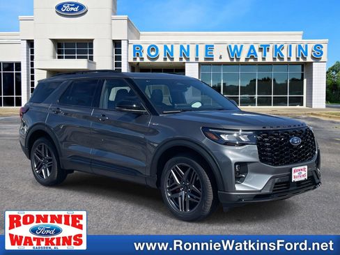New 2026 Ford Explorer ST-Line w/ ST-Line Street Pack AWD/4WD image 1