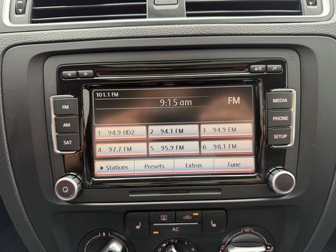 Used 2012 Volkswagen Jetta SE FWD image 33