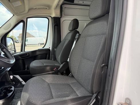 Used 2025 RAM ProMaster 2500 w/ Convenience Group FWD image 18