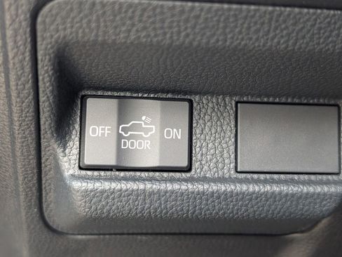 Used 2025 Toyota Tacoma SR image 25