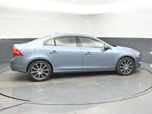 Used 2017 Volvo S60 T5 Inscription image 8