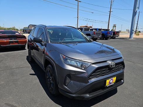 Used 2021 Toyota RAV4 LE FWD image 7