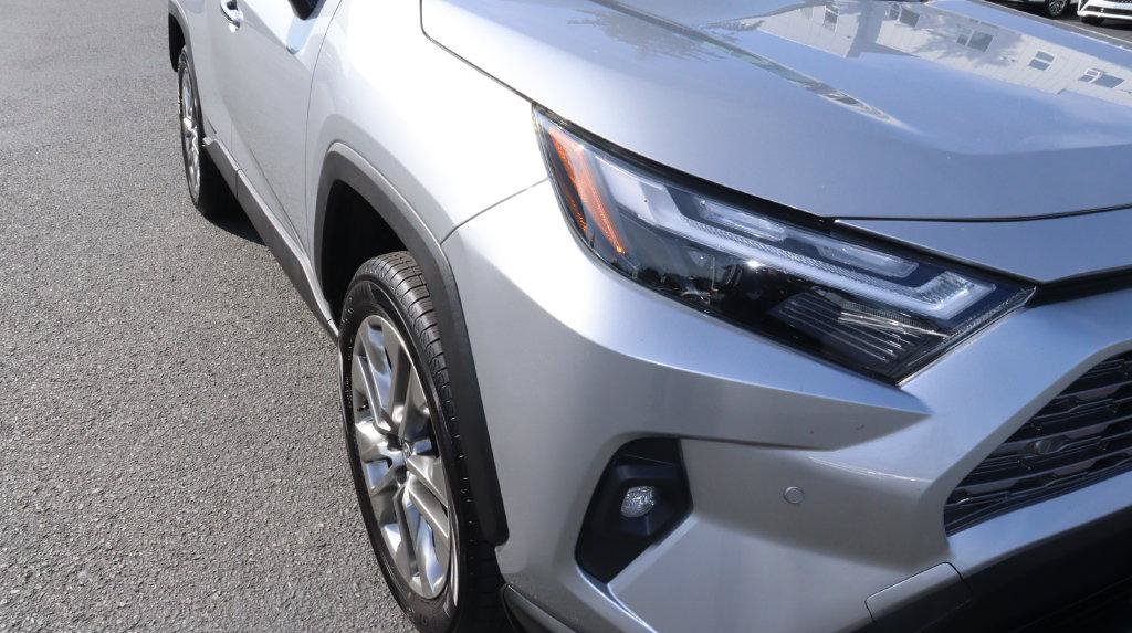Used 2025 Toyota RAV4 Limited w/ Advanced Technology Package AWD/4WD image 13
