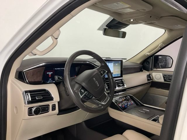 Used 2021 Lincoln Navigator L Reserve w/ Luxury Package AWD/4WD image 11